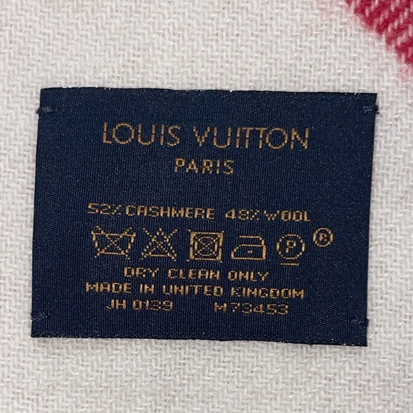 LOUIS VUITTON: Monogram Capital Scarf (M73453) - Unisex - Picture 7 of 7